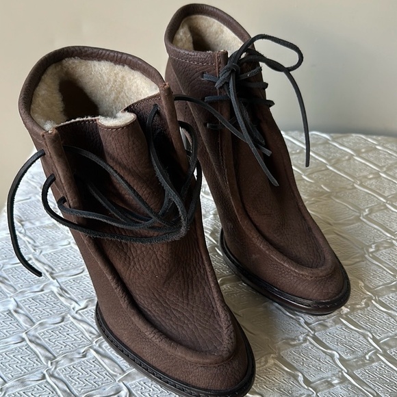 BURBERRY SUEDE ANKLE BOOTS - Picture 9 of 11